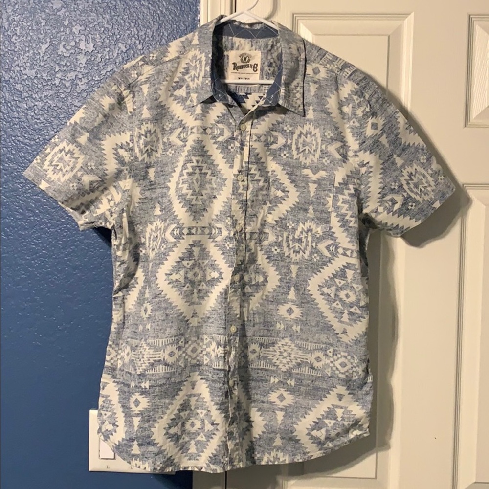 Roebuck & Co. Short Sleeve Button Down XL